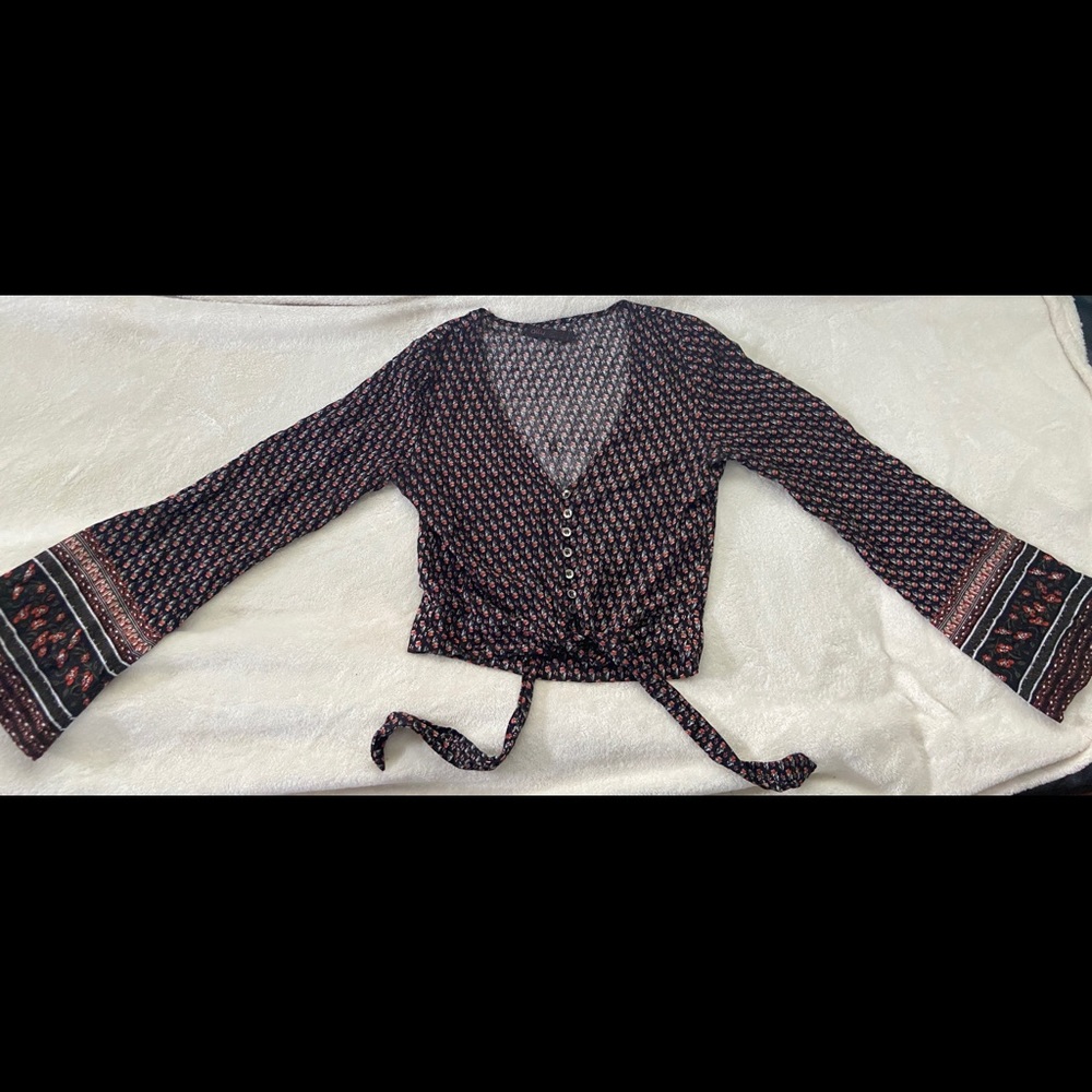 boho/hippie floral pattern cropped shirt with long sleeves